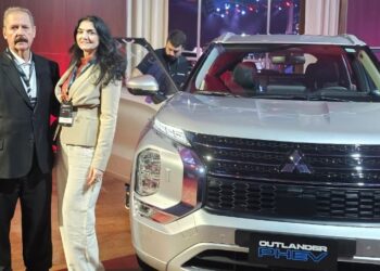 Reinaldo Zucatelli e sua esposa Regina Zucatelli prestigiaram o lançamento do OUTLANDER PHEV pela Mitsubishi Motors